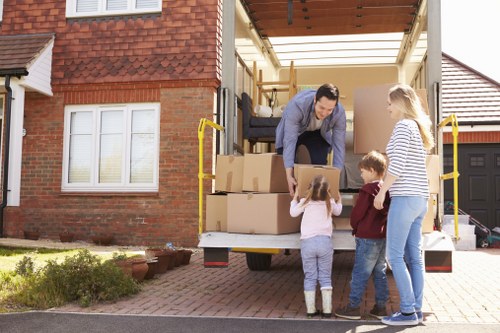 Removal van service in Sidcup for local home moving